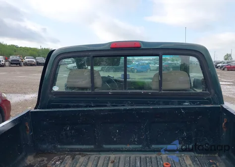 1999 Toyota Tacoma из США, поврежденный, VIN 4TAPM62N1XZ514312